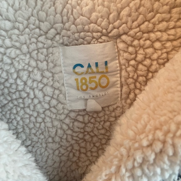 Fuzzy jacket - Picture 5 of 5